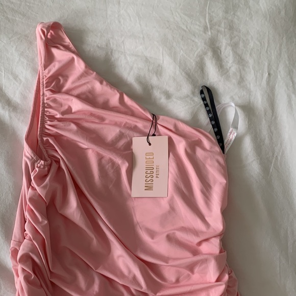 Missguided Pink One Shoulder Asymmetric Mini Dress - Picture 4 of 5